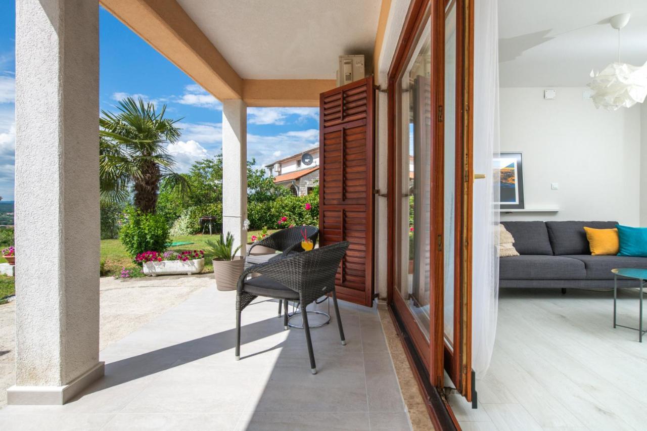 Apartment Alex Labin  Zewnętrze zdjęcie