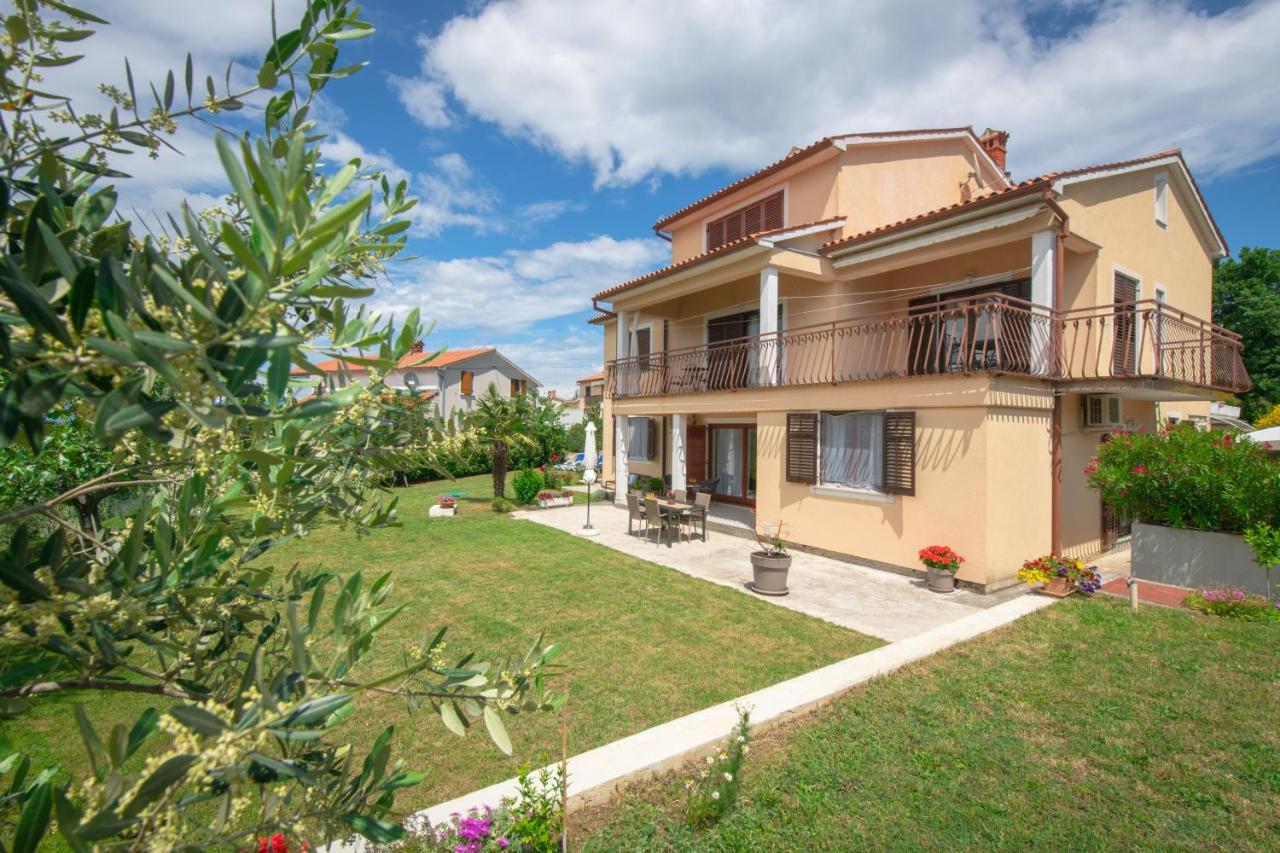 Apartment Alex Labin  Zewnętrze zdjęcie